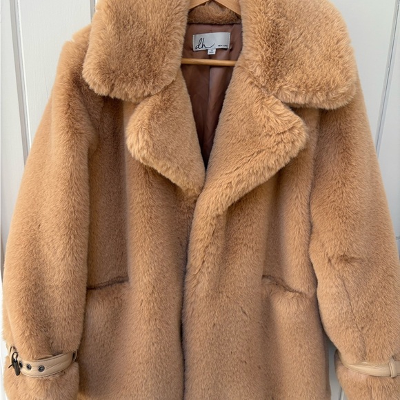 DH NEW YORK Faux Fur Teddy Coat - Picture 5 of 7